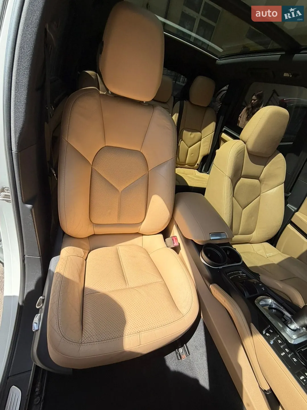 2015 Porsche Cayenne - мініатюра 31