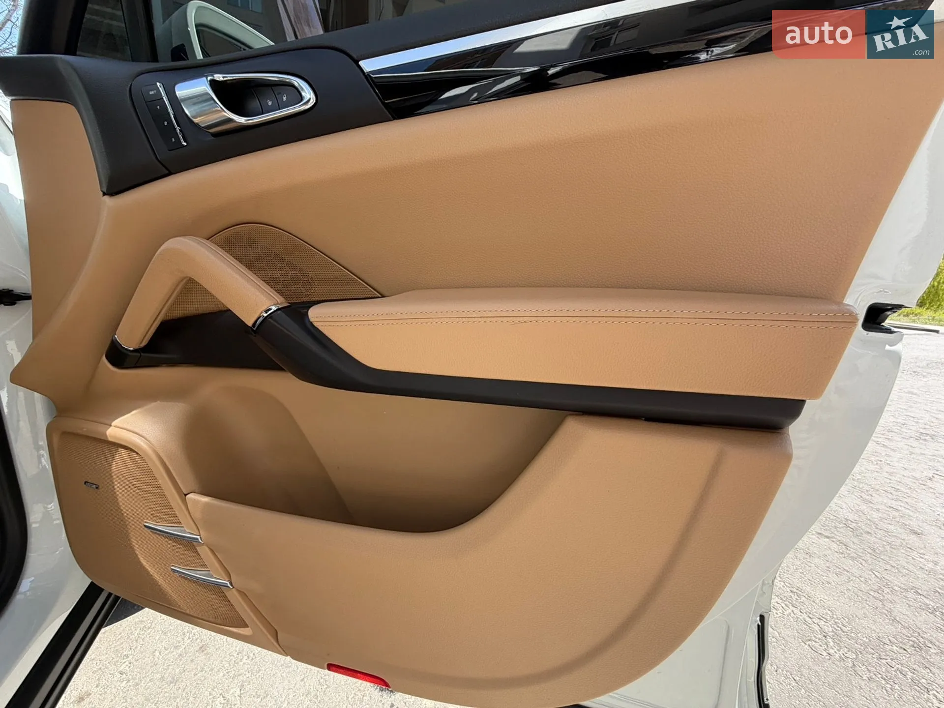 2015 Porsche Cayenne - мініатюра 37