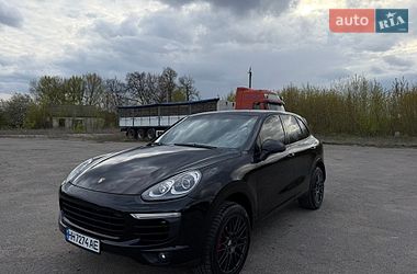 Позашляховик / Кросовер Porsche Cayenne 2016 в Пирятині