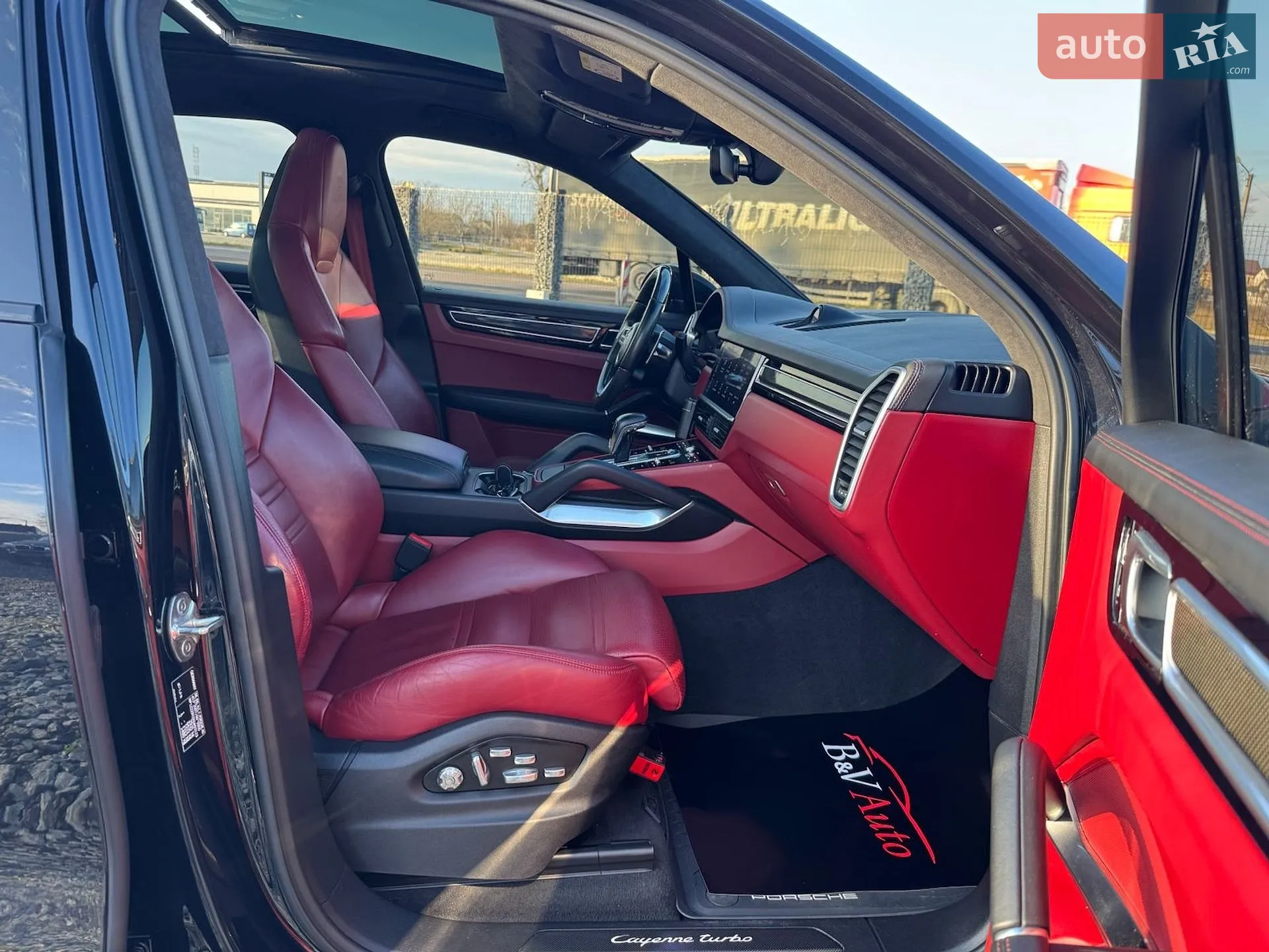 2019 Porsche Cayenne - мініатюра 29