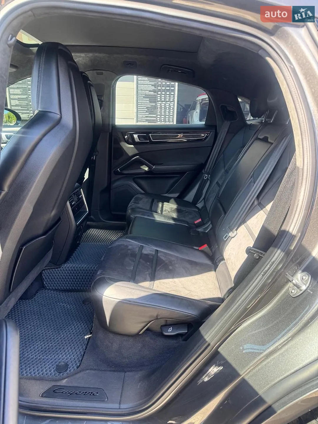 2022 Porsche Cayenne - мініатюра 10