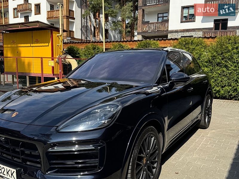 Внедорожник / Кроссовер Porsche Cayenne 2021 в Киеве