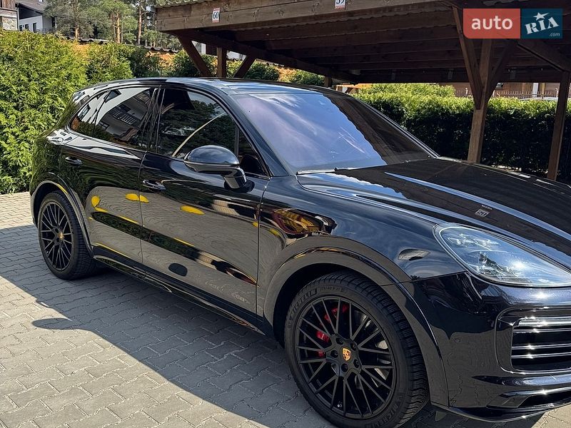 Внедорожник / Кроссовер Porsche Cayenne 2021 в Киеве