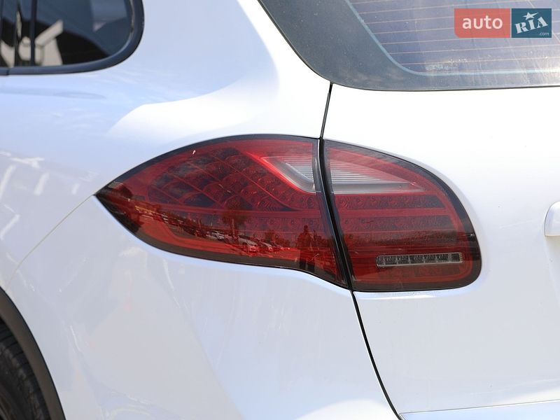Внедорожник / Кроссовер Porsche Cayenne 2013 в Харькове