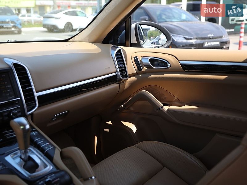 Внедорожник / Кроссовер Porsche Cayenne 2013 в Харькове