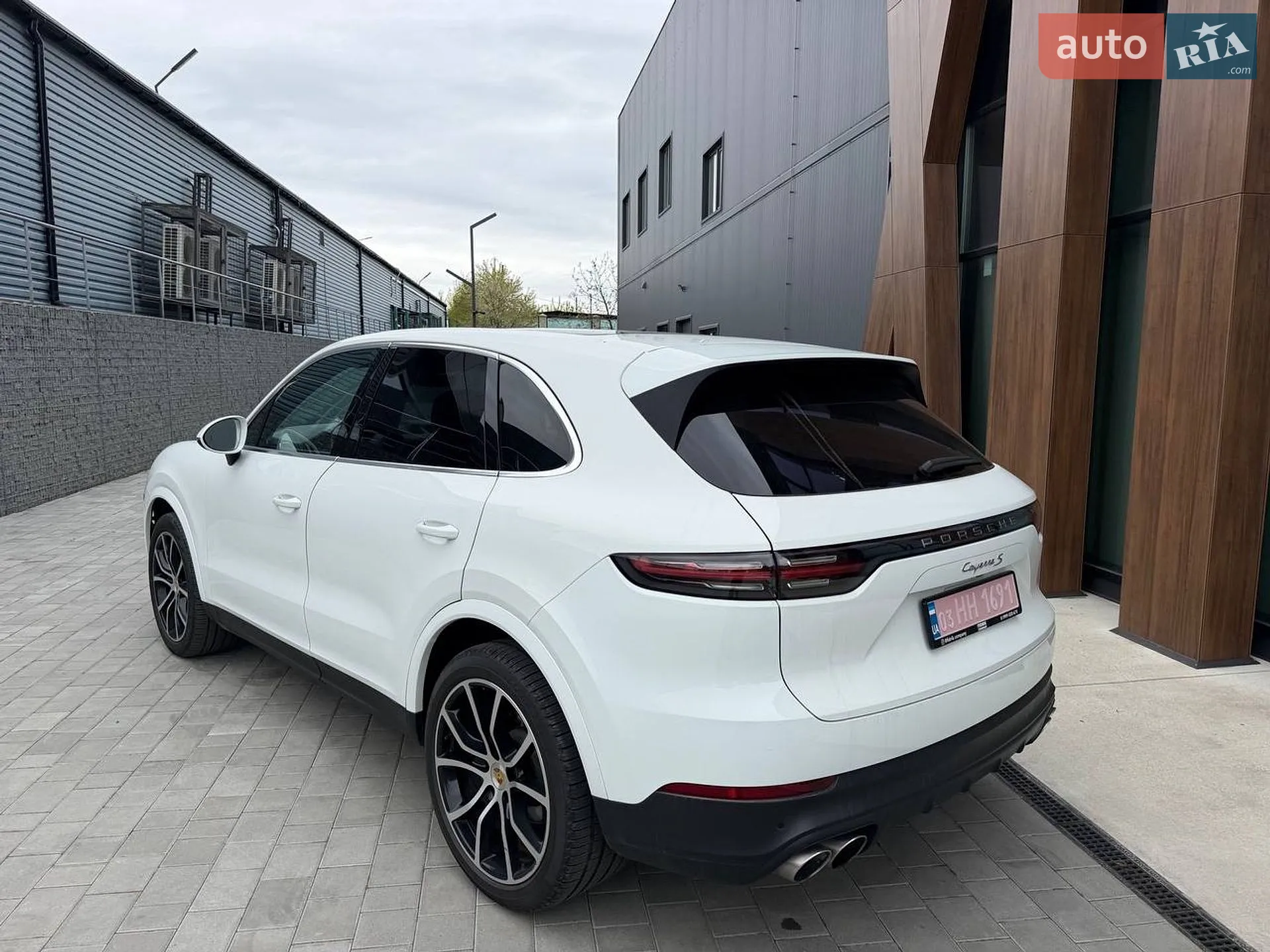 2019 Porsche Cayenne - мініатюра 3