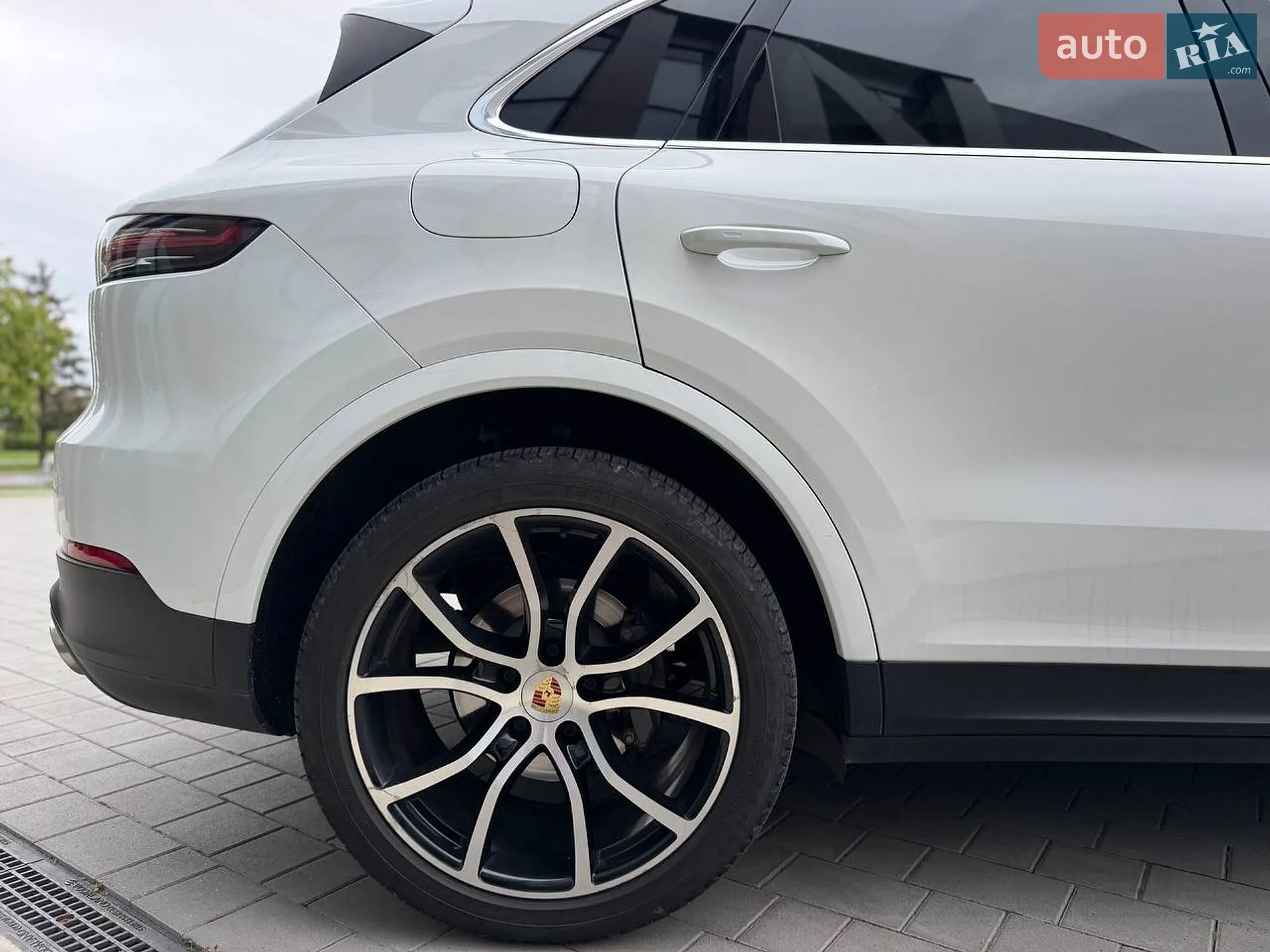 2019 Porsche Cayenne - мініатюра 5