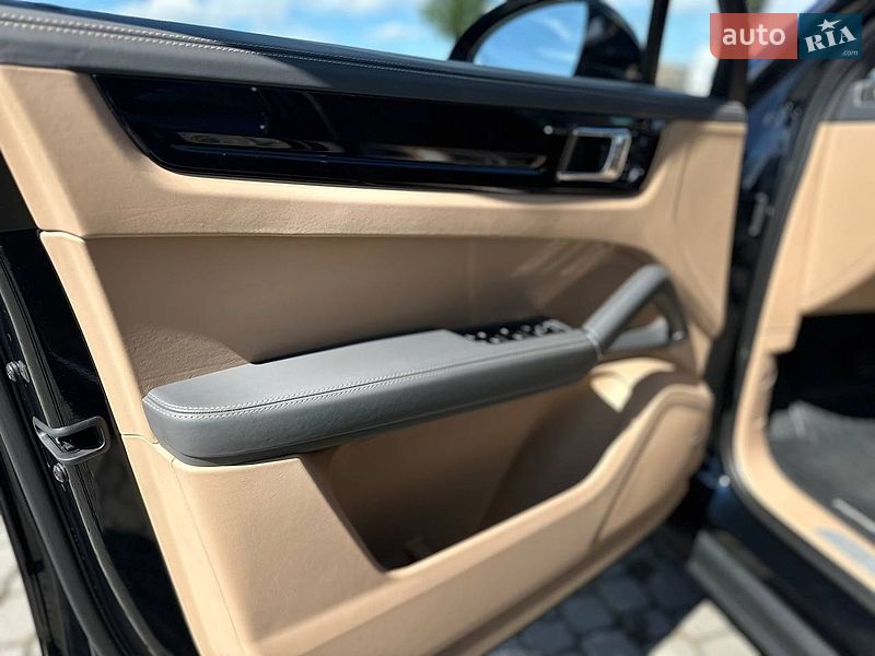 Внедорожник / Кроссовер Porsche Cayenne 2021 в Ужгороде