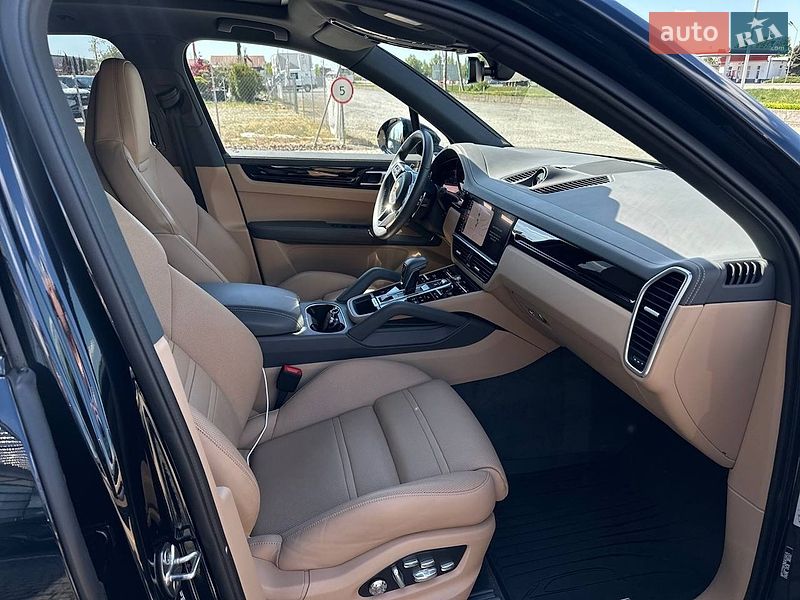 Внедорожник / Кроссовер Porsche Cayenne 2021 в Ужгороде