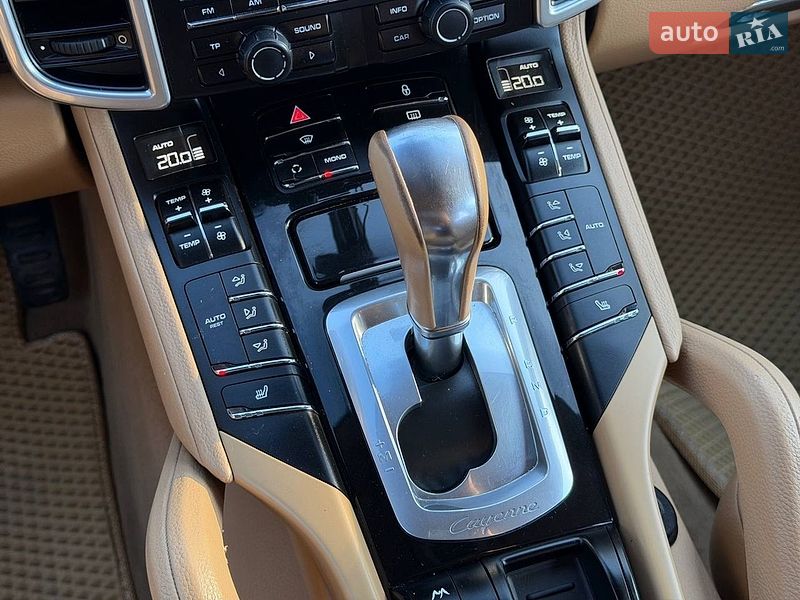 Внедорожник / Кроссовер Porsche Cayenne 2013 в Хмельницком