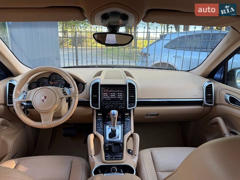 Внедорожник / Кроссовер Porsche Cayenne 2013 в Хмельницком