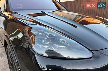 Внедорожник / Кроссовер Porsche Cayenne 2021 в Киеве
