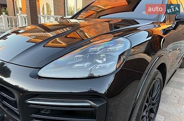 Внедорожник / Кроссовер Porsche Cayenne 2021 в Киеве