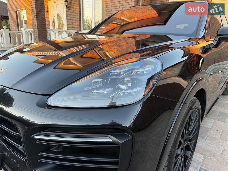 Внедорожник / Кроссовер Porsche Cayenne 2021 в Киеве