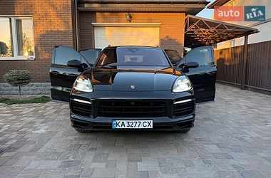 Внедорожник / Кроссовер Porsche Cayenne 2021 в Киеве