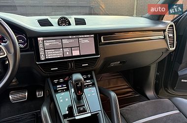 Внедорожник / Кроссовер Porsche Cayenne 2021 в Киеве