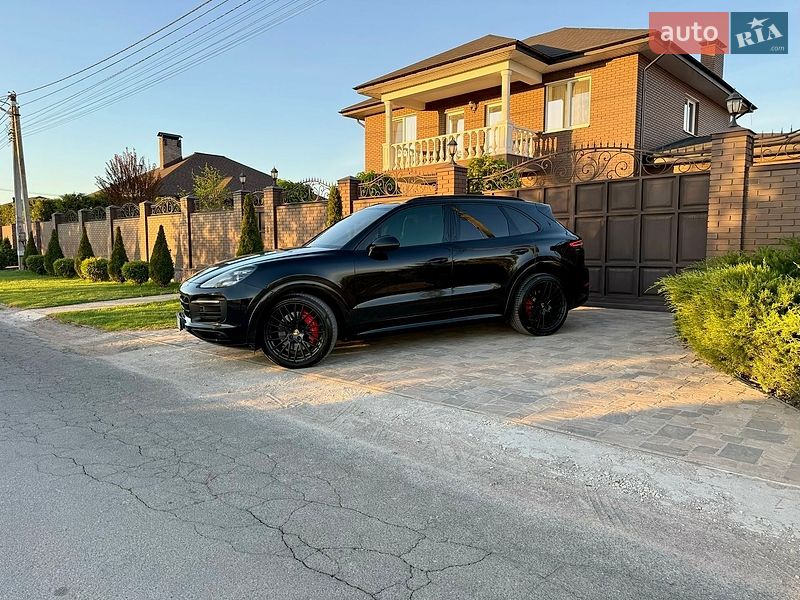 Внедорожник / Кроссовер Porsche Cayenne 2021 в Киеве