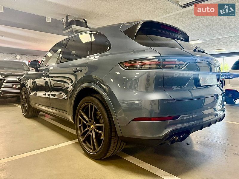 Внедорожник / Кроссовер Porsche Cayenne 2018 в Львове