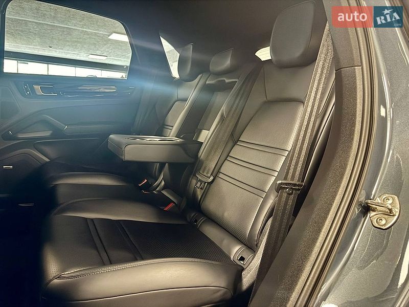 Внедорожник / Кроссовер Porsche Cayenne 2018 в Львове