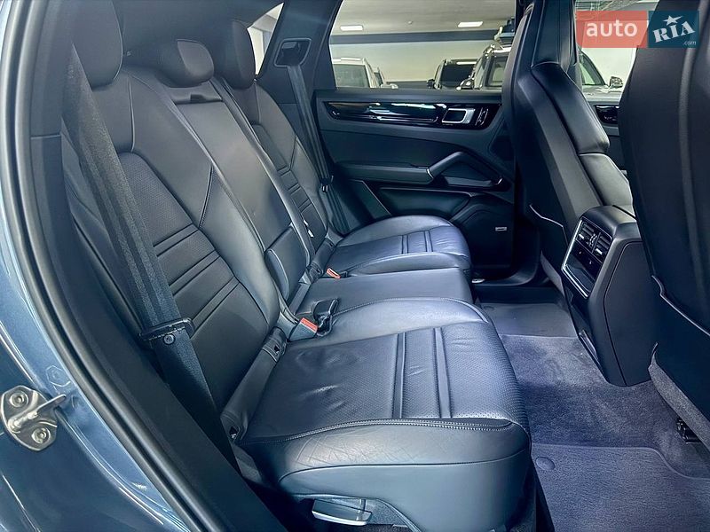 Внедорожник / Кроссовер Porsche Cayenne 2018 в Львове