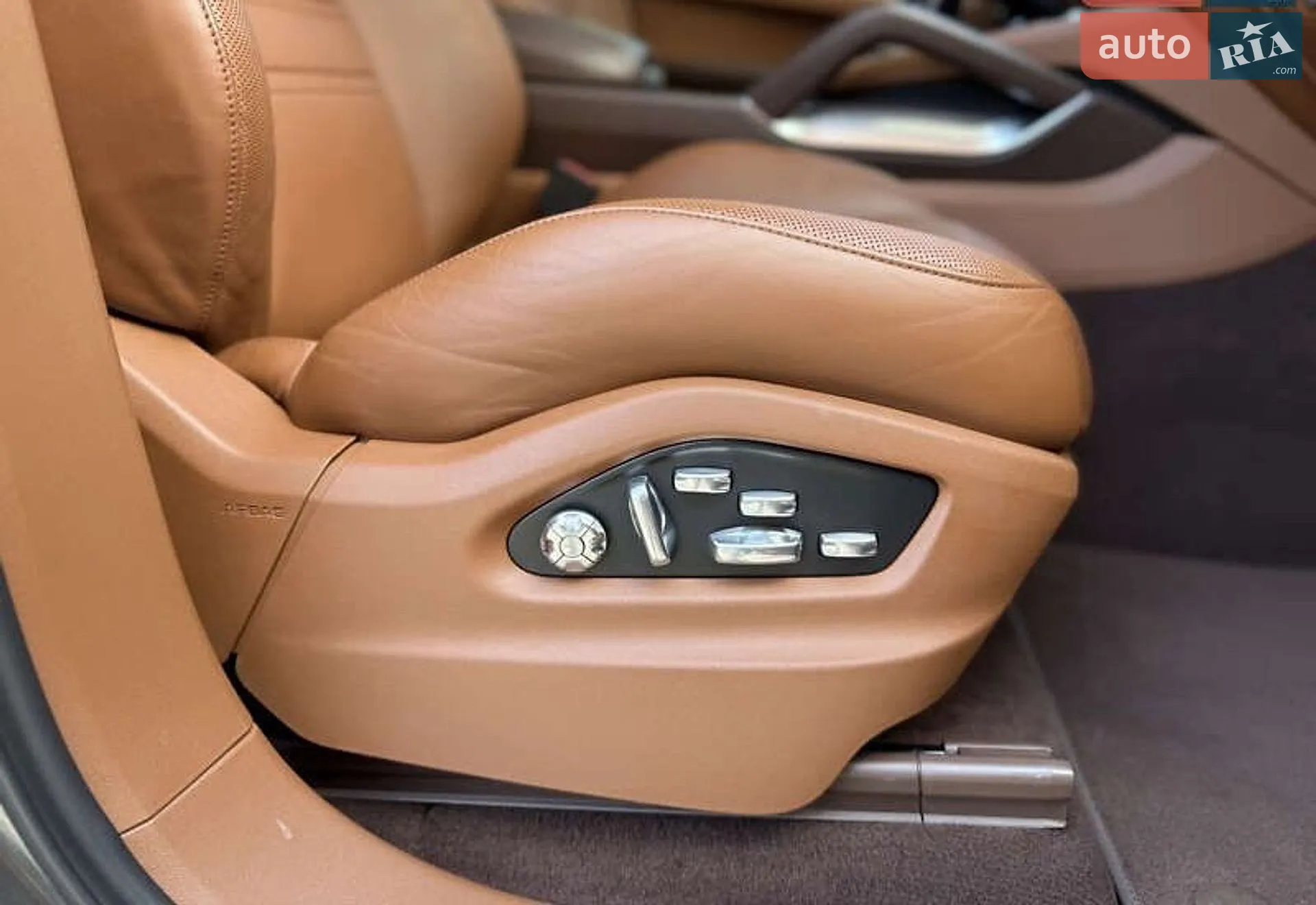 2018 Porsche Cayenne - мініатюра 38
