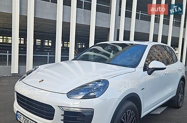Внедорожник / Кроссовер Porsche Cayenne 2015 в Киеве