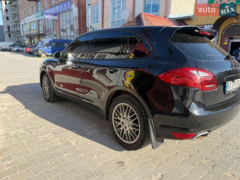 Позашляховик / Кросовер Porsche Cayenne 2012 в Тернополі