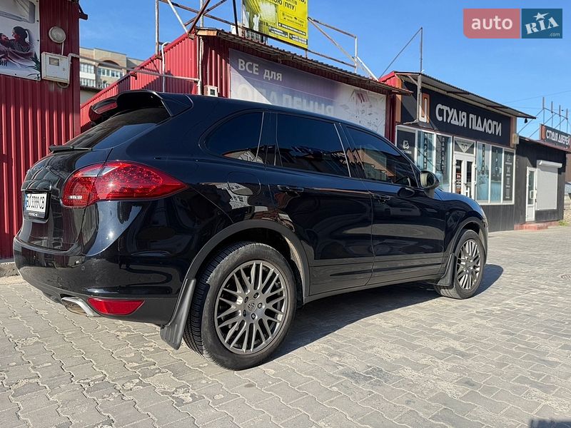 Позашляховик / Кросовер Porsche Cayenne 2012 в Тернополі