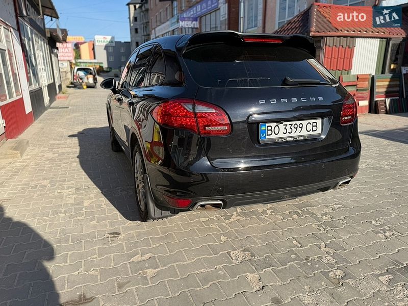 Позашляховик / Кросовер Porsche Cayenne 2012 в Тернополі
