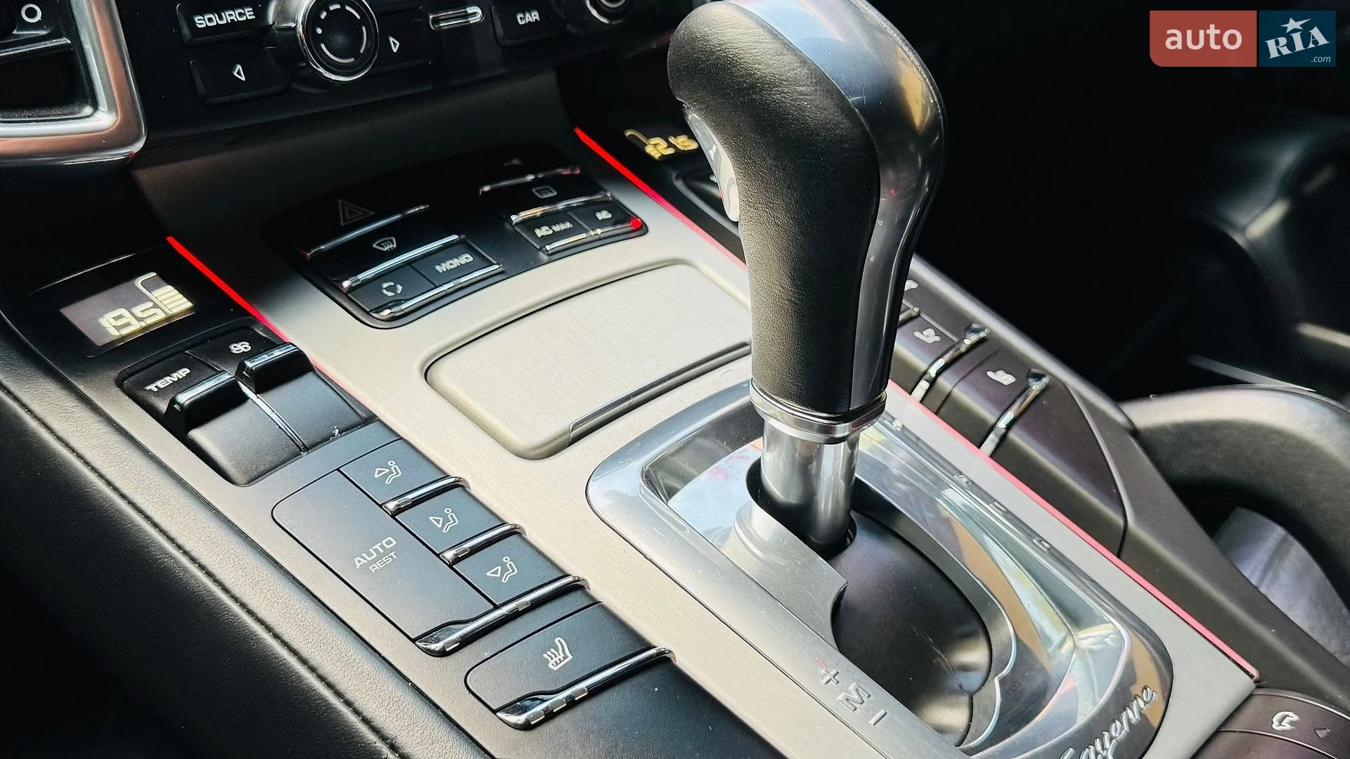 2010 Porsche Cayenne - мініатюра 137
