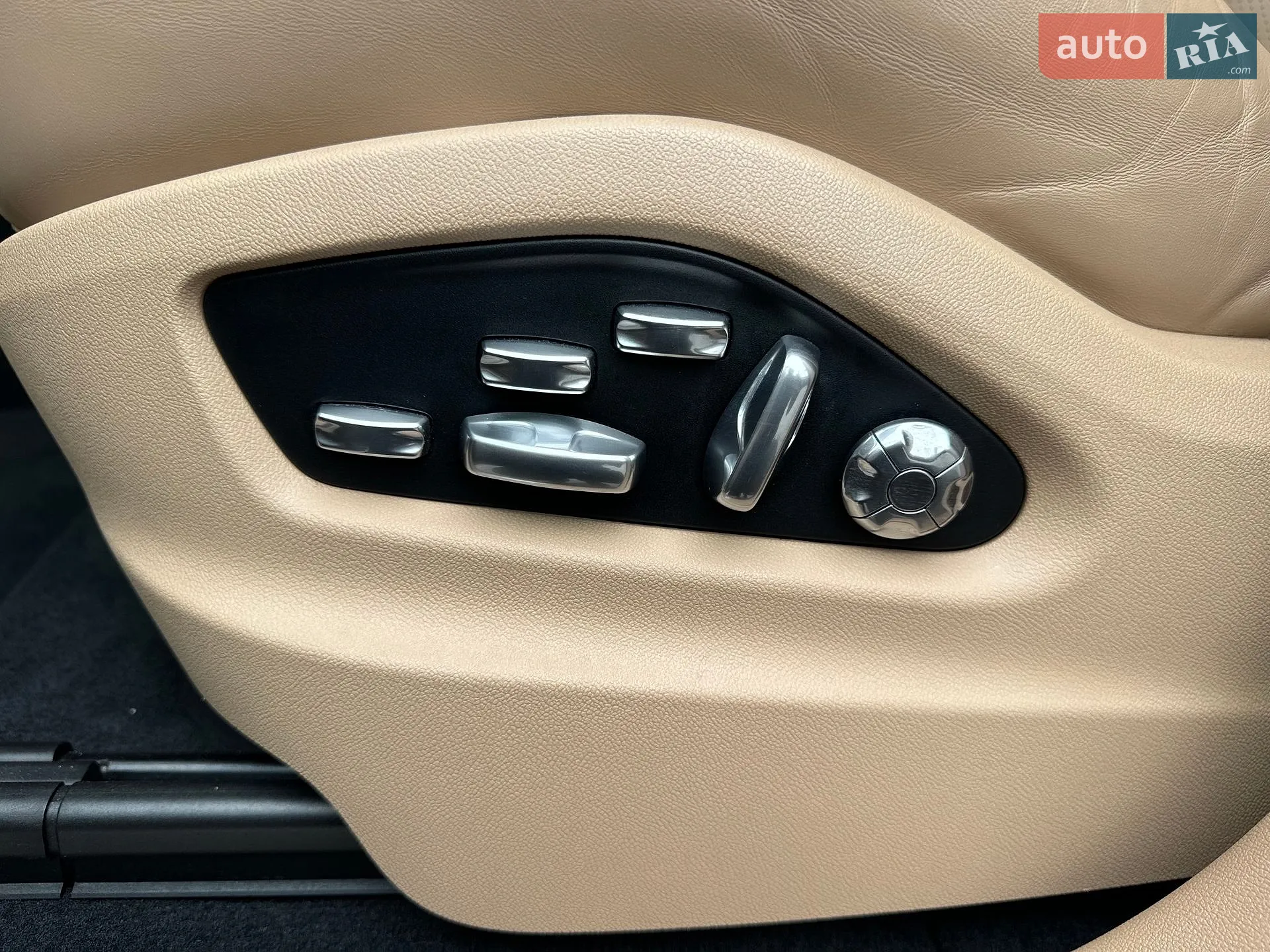 2019 Porsche Cayenne - мініатюра 16