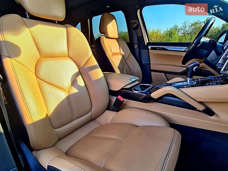Внедорожник / Кроссовер Porsche Cayenne 2014 в Житомире