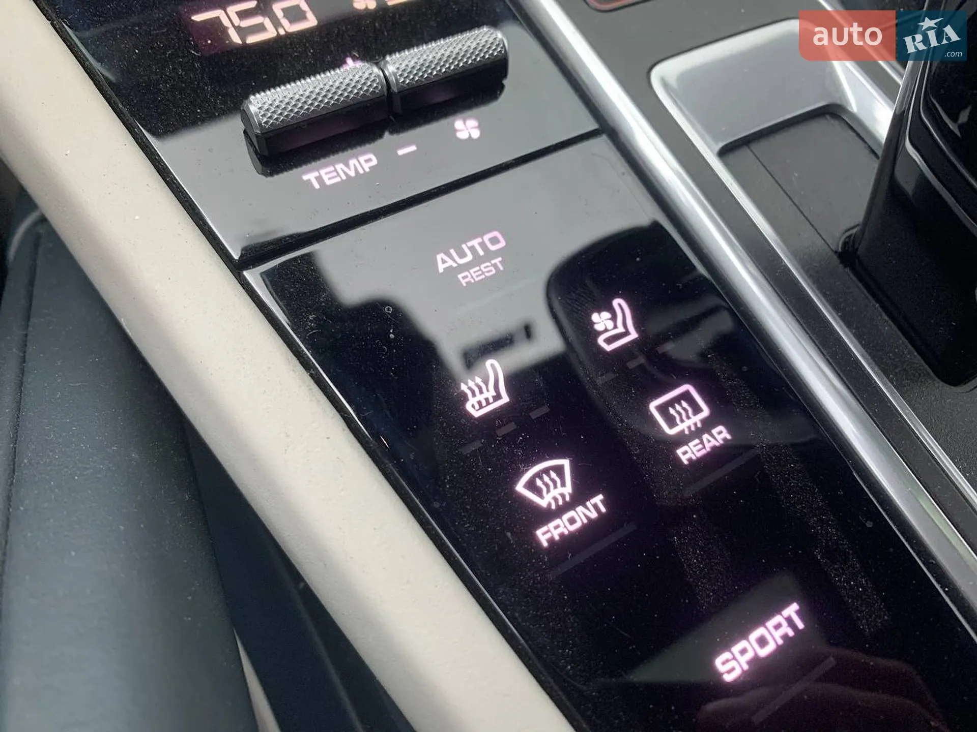 2019 Porsche Cayenne - мініатюра 42