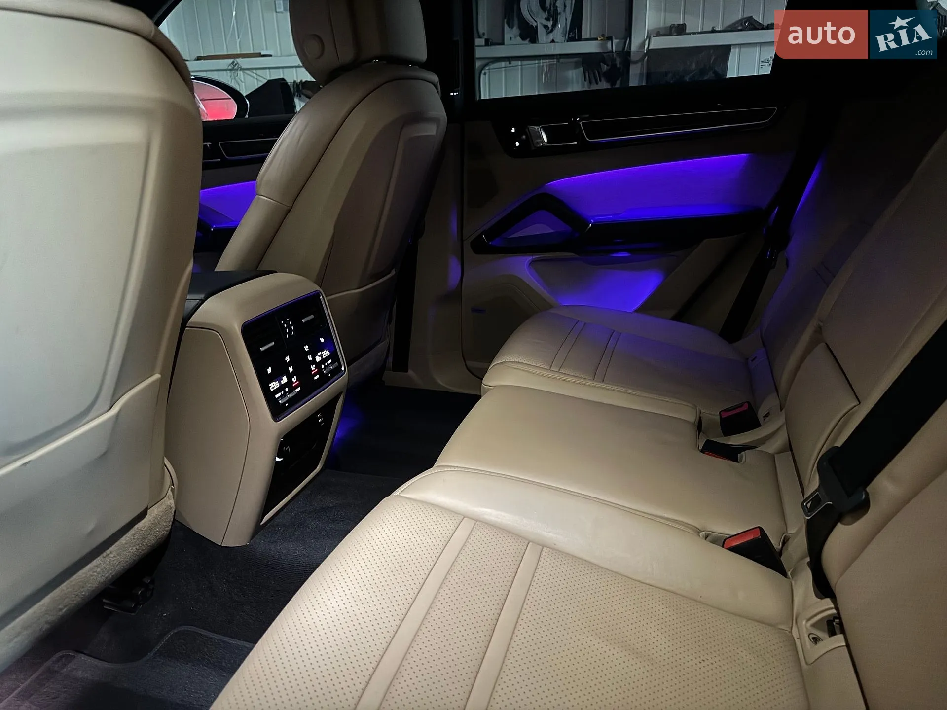 2019 Porsche Cayenne - мініатюра 9