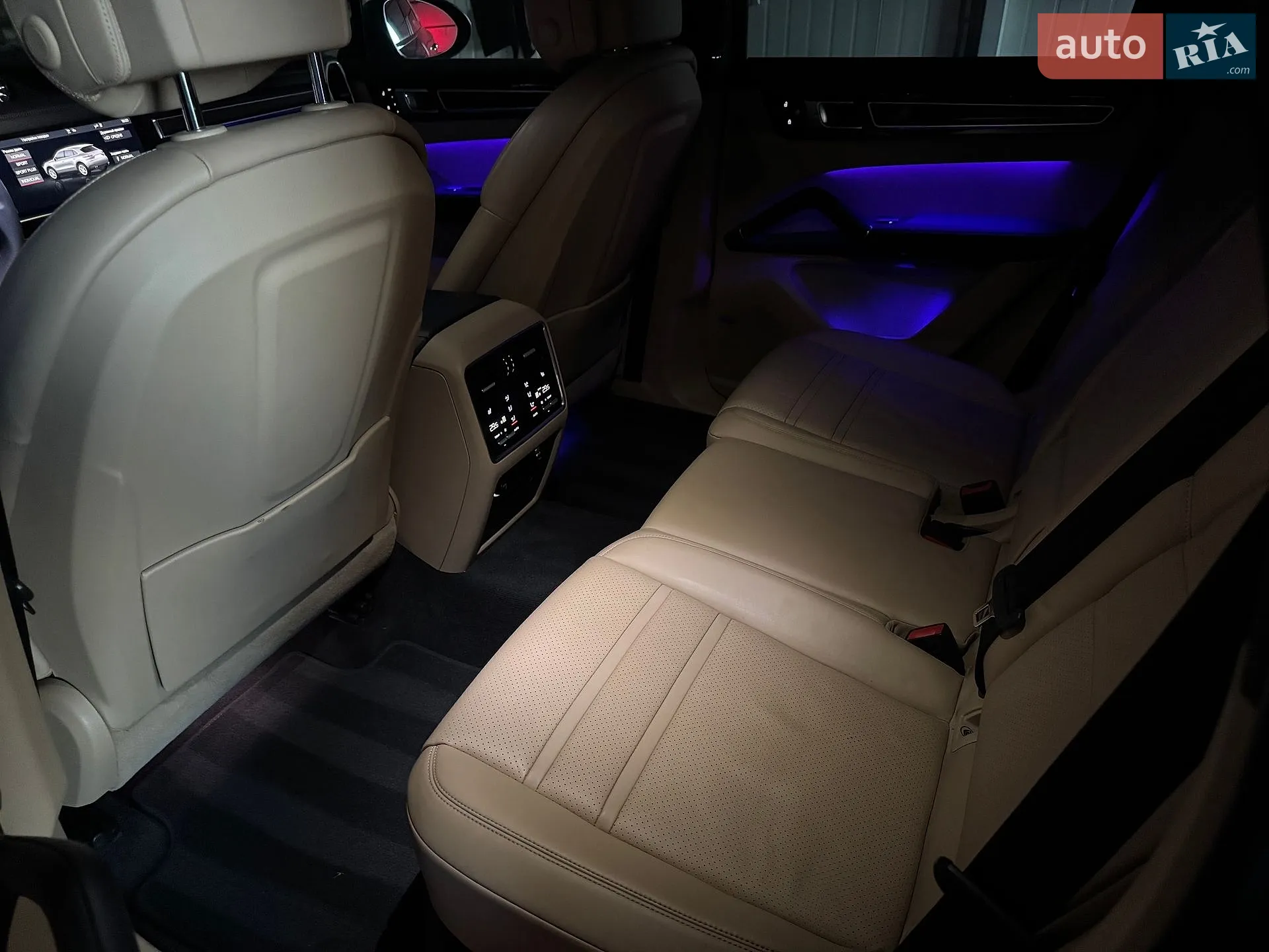 2019 Porsche Cayenne - мініатюра 10
