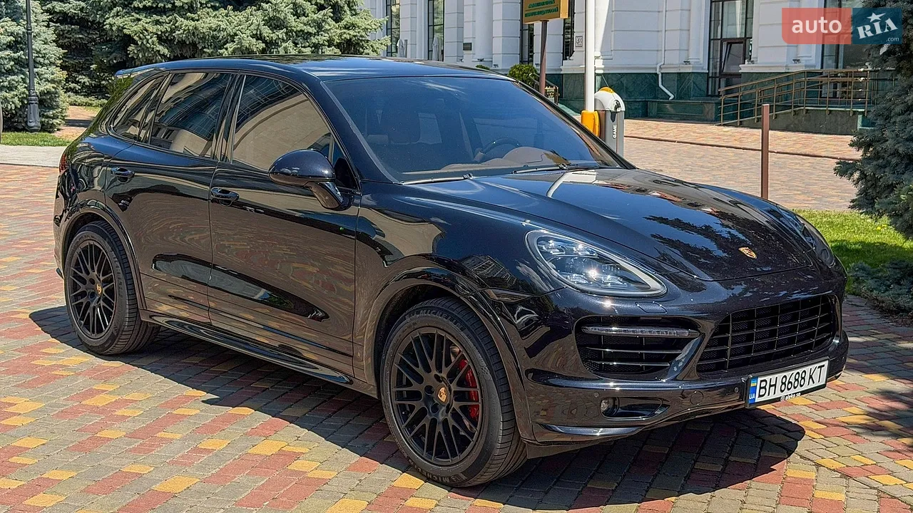 Porsche Cayenne 2013 photo 2