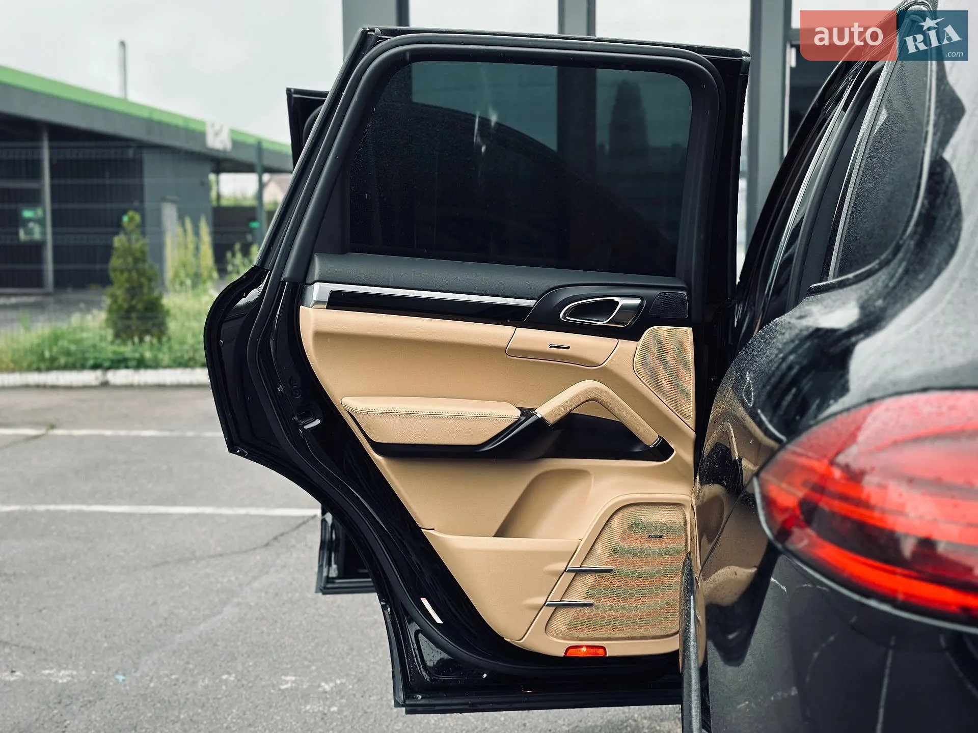 2017 Porsche Cayenne - мініатюра 21
