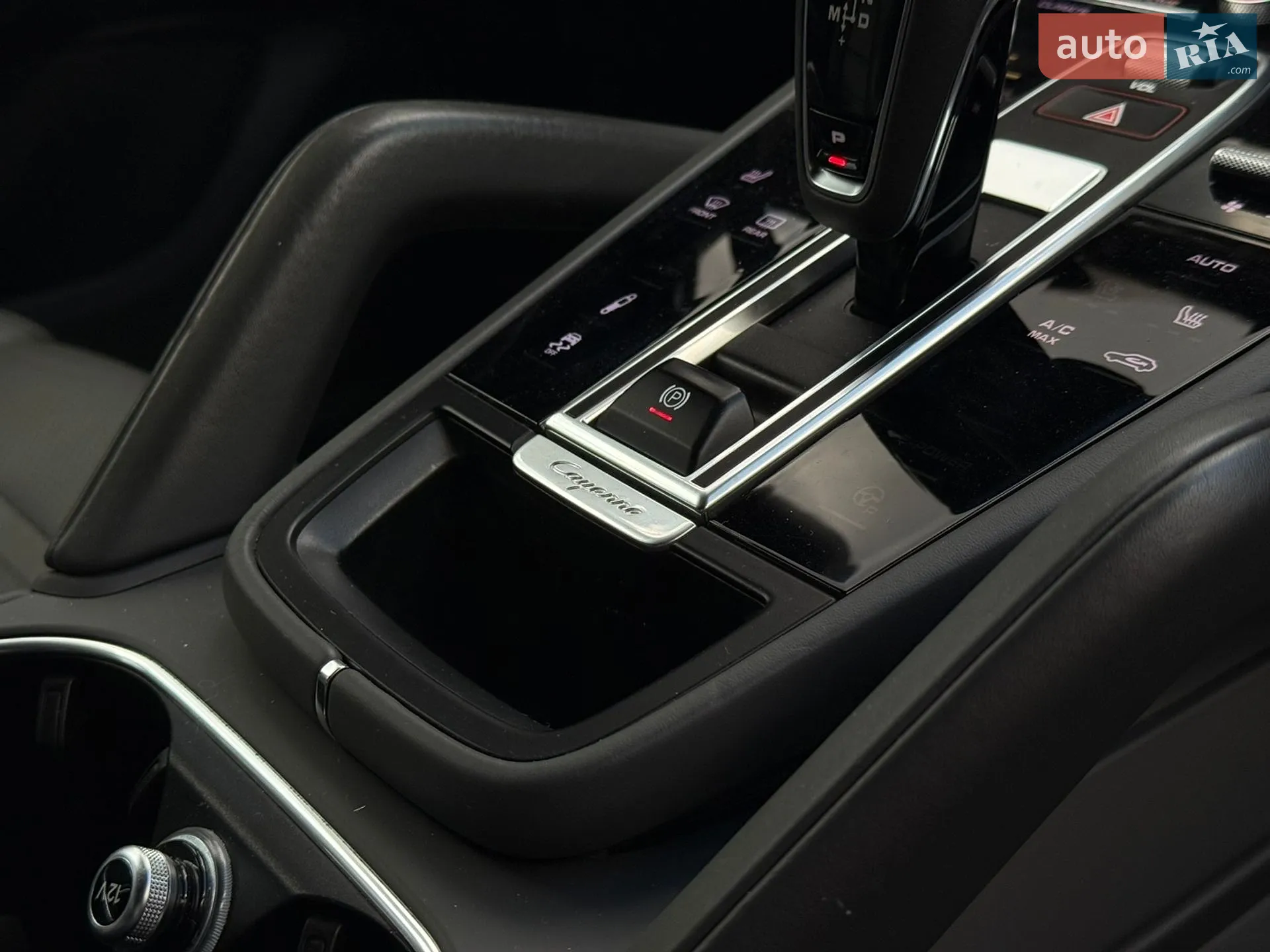 2018 Porsche Cayenne - мініатюра 21
