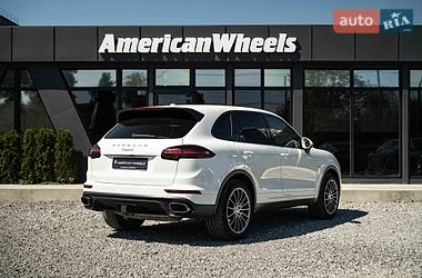 Внедорожник / Кроссовер Porsche Cayenne 2014 в Черновцах