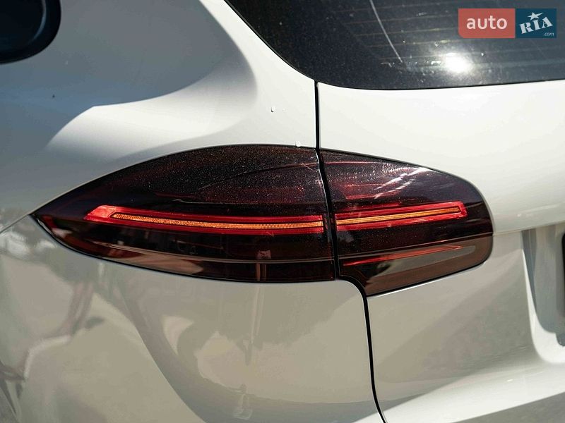 Внедорожник / Кроссовер Porsche Cayenne 2014 в Черновцах
