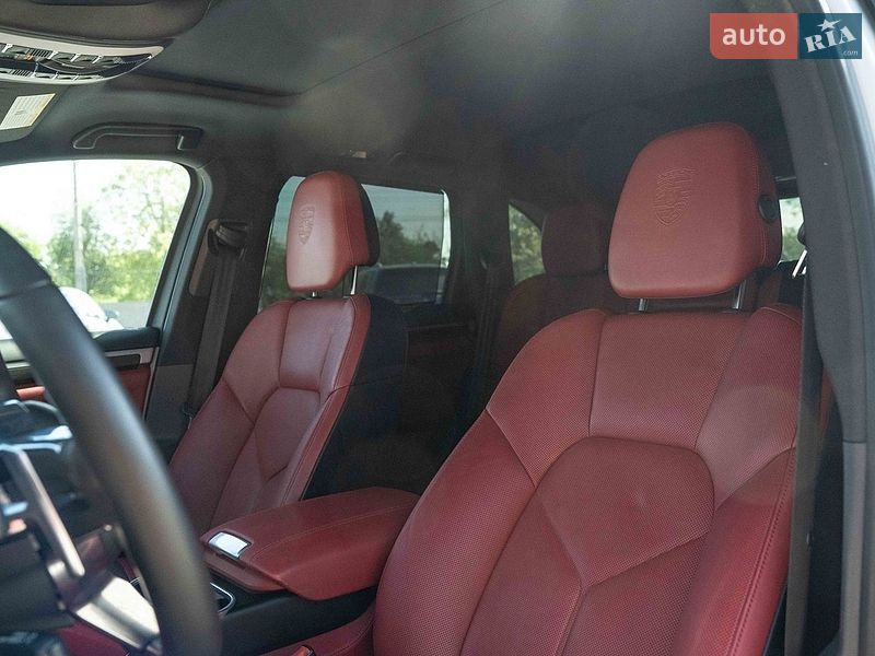 Внедорожник / Кроссовер Porsche Cayenne 2014 в Черновцах