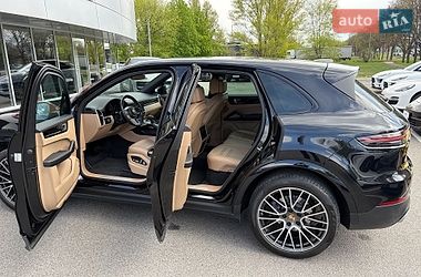 Внедорожник / Кроссовер Porsche Cayenne 2018 в Днепре