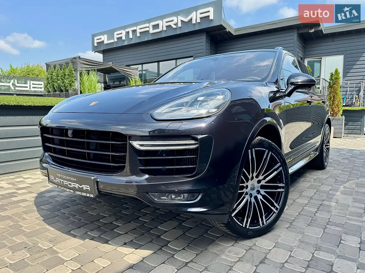 2016 Porsche Cayenne - мініатюра 23