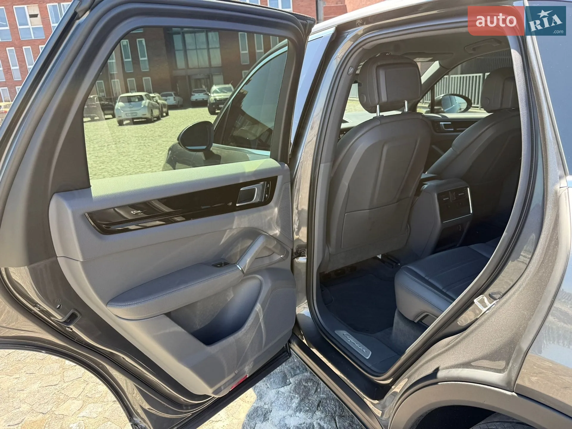 2019 Porsche Cayenne - мініатюра 17