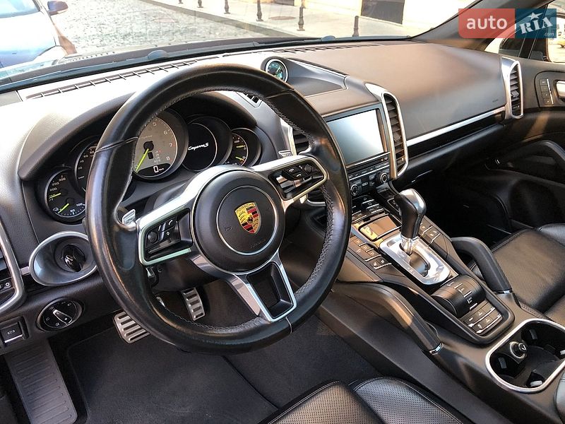 Внедорожник / Кроссовер Porsche Cayenne 2015 в Одессе