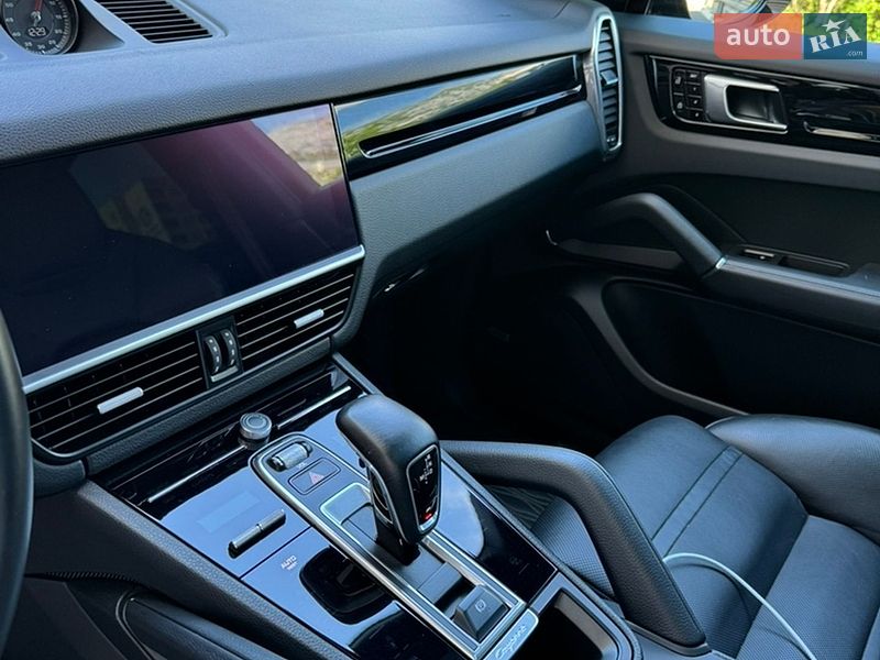 Внедорожник / Кроссовер Porsche Cayenne 2019 в Одессе