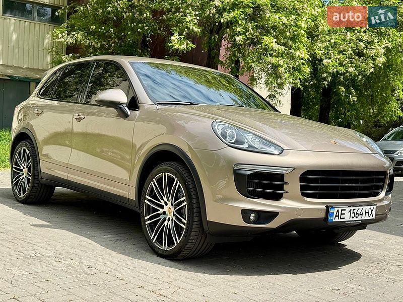 Внедорожник / Кроссовер Porsche Cayenne 2016 в Днепре
