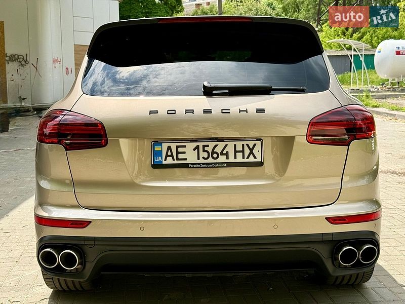 Внедорожник / Кроссовер Porsche Cayenne 2016 в Днепре
