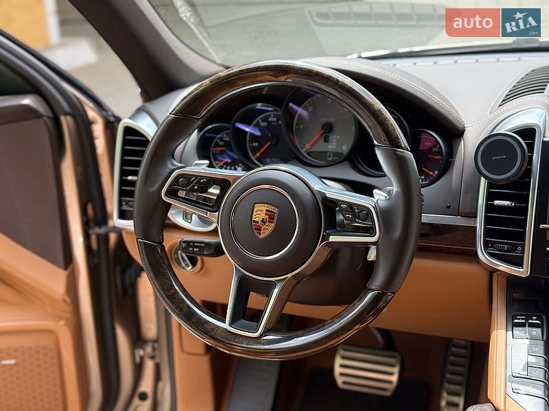 Внедорожник / Кроссовер Porsche Cayenne 2016 в Днепре