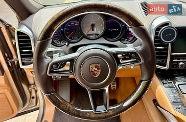 Внедорожник / Кроссовер Porsche Cayenne 2016 в Днепре